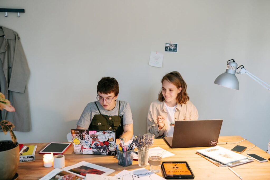 colleagues-working-on-a-project-together